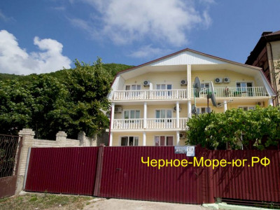 Частный дом «На Набережной 7А» в Небуге Частный дом «На Набережной 7А» в Небуге