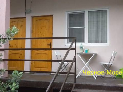 Гостевой дом «У Павла» по ул. Гочуа, 72 в Пицунде