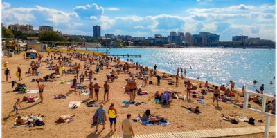 Пляж Эдельвейс в Геленджике - оборудованный пляж в самом центре города для отдыхающих нА 2024 год. Пляж Эдельвейс в Геленджике - оборудованный пляж в самом центре города для отдыхающих нА 2024 год.