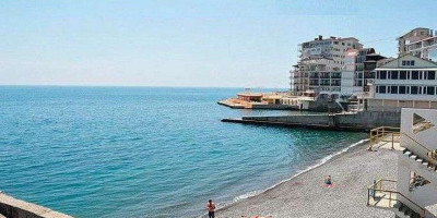 Пляж пансионата "Донбасс" в городе Ялта на лето 2024 года - фотографии, отзывы, месторасположение Пляж пансионата "Донбасс" в городе Ялта на лето 2024 года - фотографии, отзывы, месторасположение